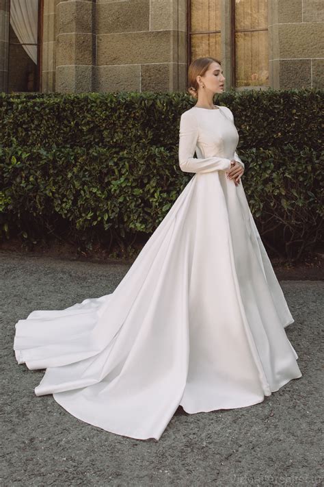 Satin Long Sleeve Wedding Dress: Discover Timeless Elegance for Your Big Day
