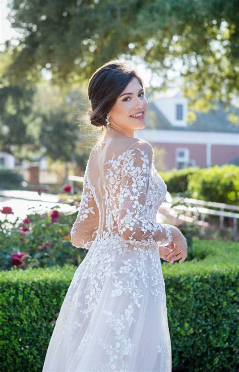 Slim a Line Wedding Dress Trends 2023