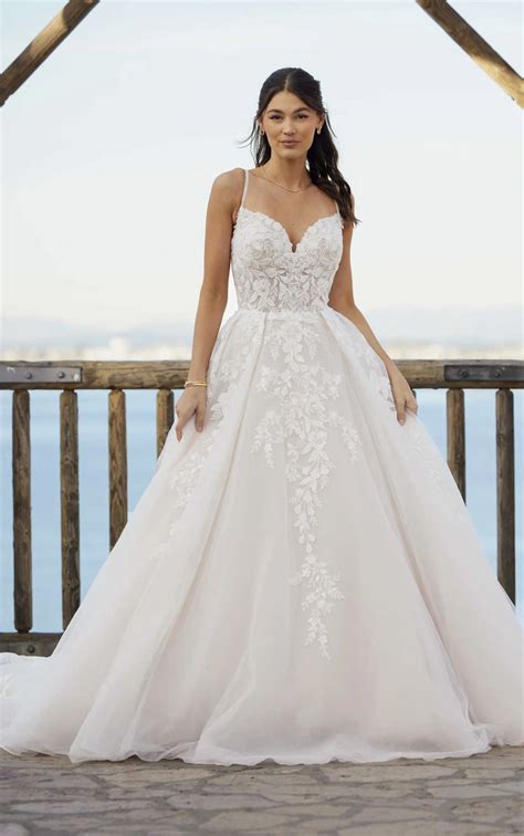 Best Wedding Dress Ballgown Trends for 2023