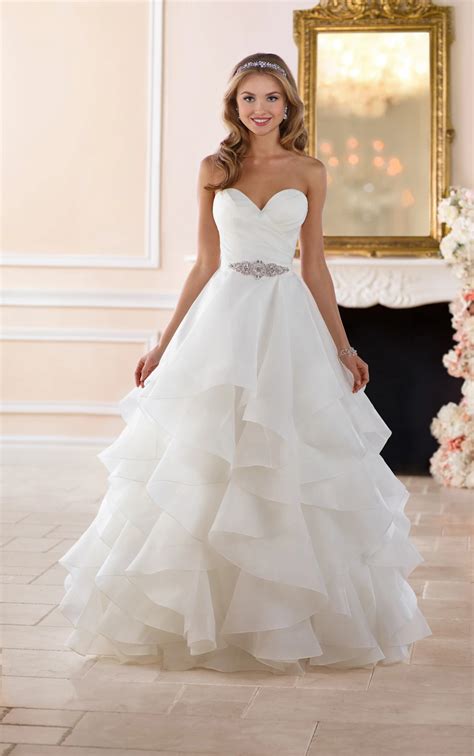 Ultimate Wedding Dress Layers Trends 2023