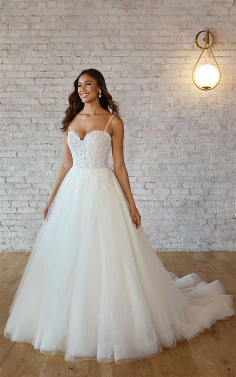 Top Trends in White Bridal Dress for the Perfect Wedding Look